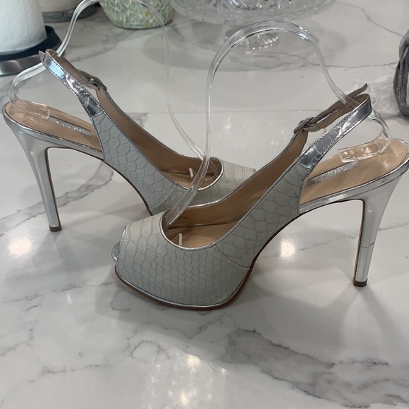 Guess Peep Toe Sling Back Huela2 Stiletto Heels Size 9M - Picture 3 of 13